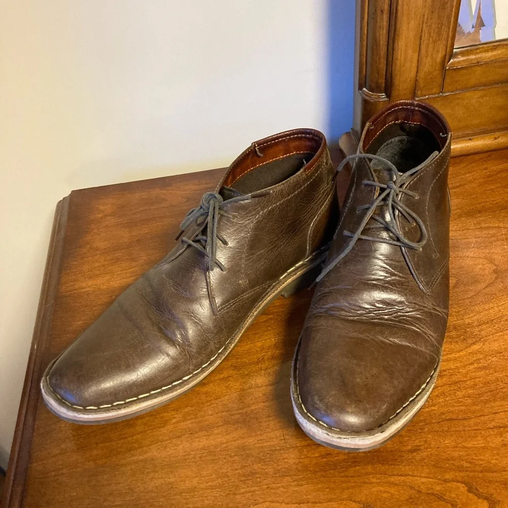 Steve Madden Men’s Dark Brown Leather Hestonn Lace Up Chukka Boot